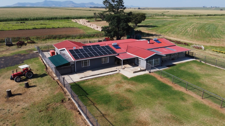 5 Bedroom Property for Sale in Bethlehem Rural Free State